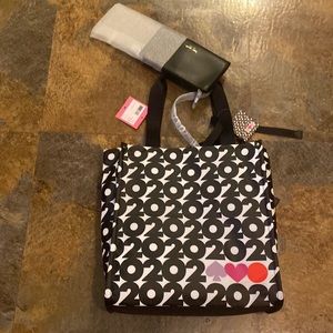 Kate spade New York tote.